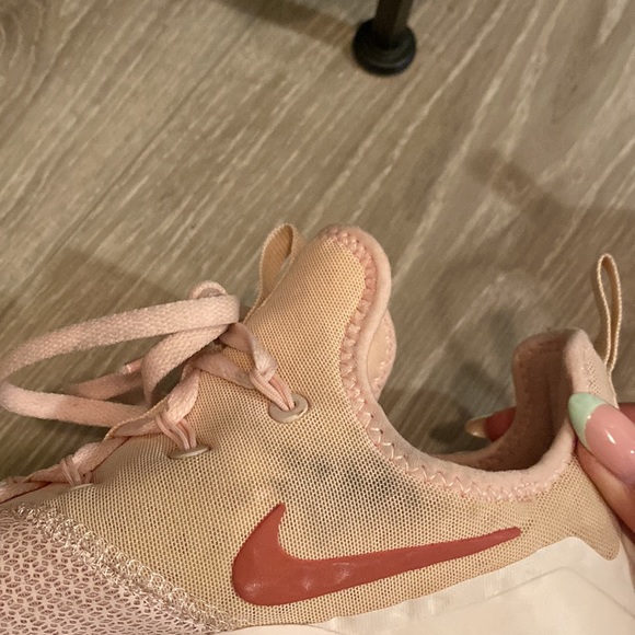 Women’s size 10 light pink Nike runners - Picture 8 of 8